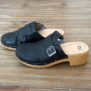 Dr. Scholl's Black Leather Clog Mules with Wood-Effect Heel